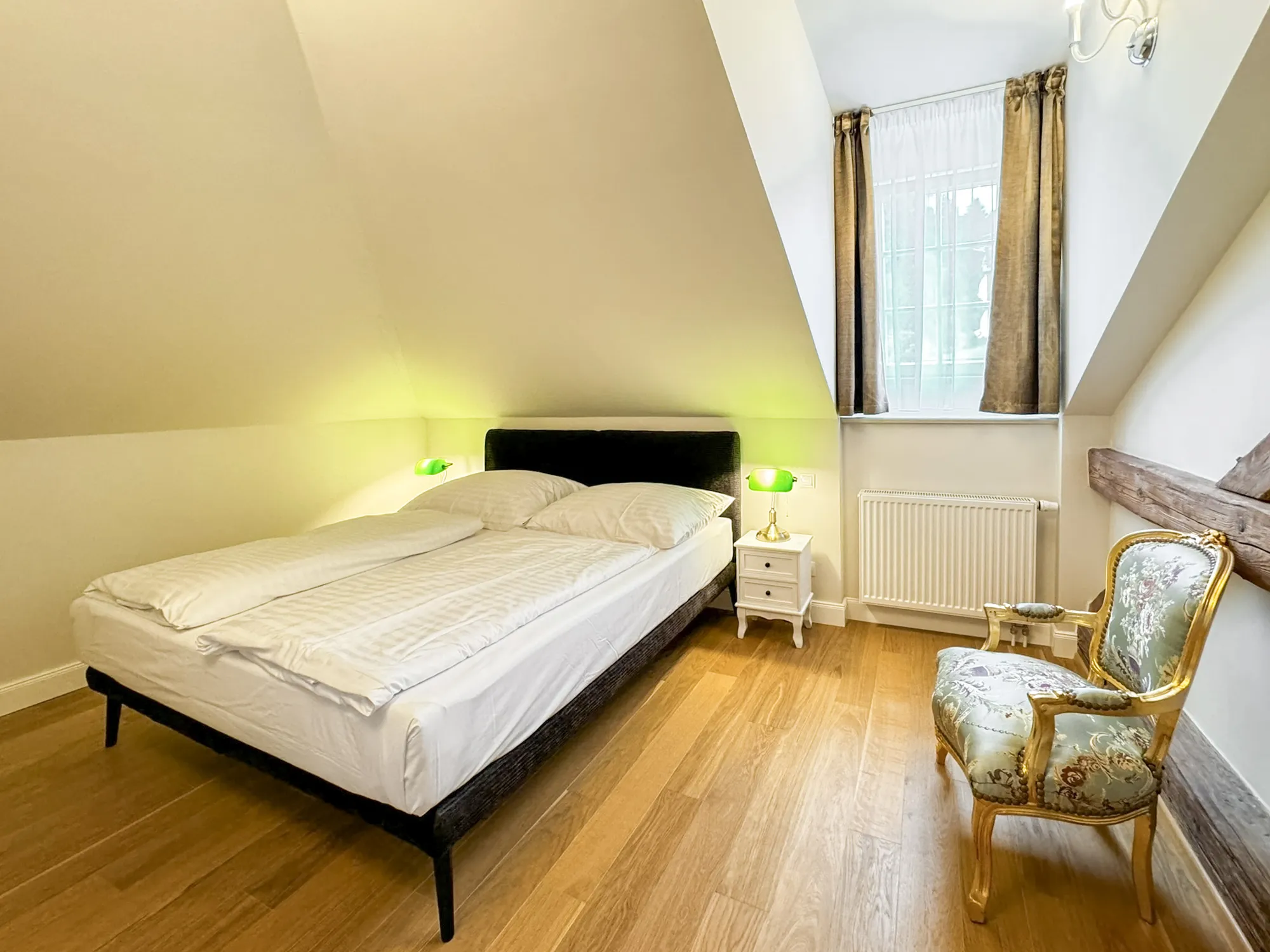 Hlavní fotografie Podkrovní apartmán se 3 ložnicemi